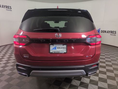Certified 2024 Honda Pilot Elite image 5