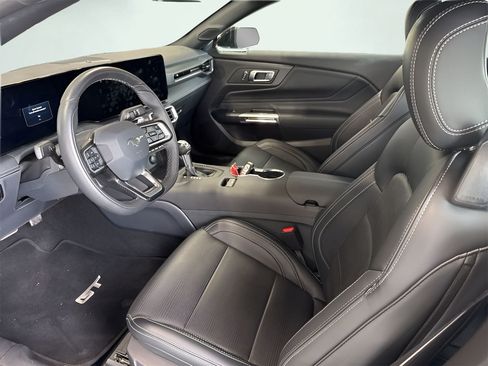 Used 2025 Ford Mustang GT Premium RWD image 5