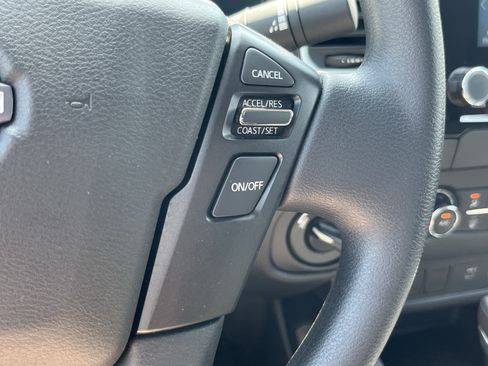 Used 2024 Nissan Frontier SV AWD/4WD image 24