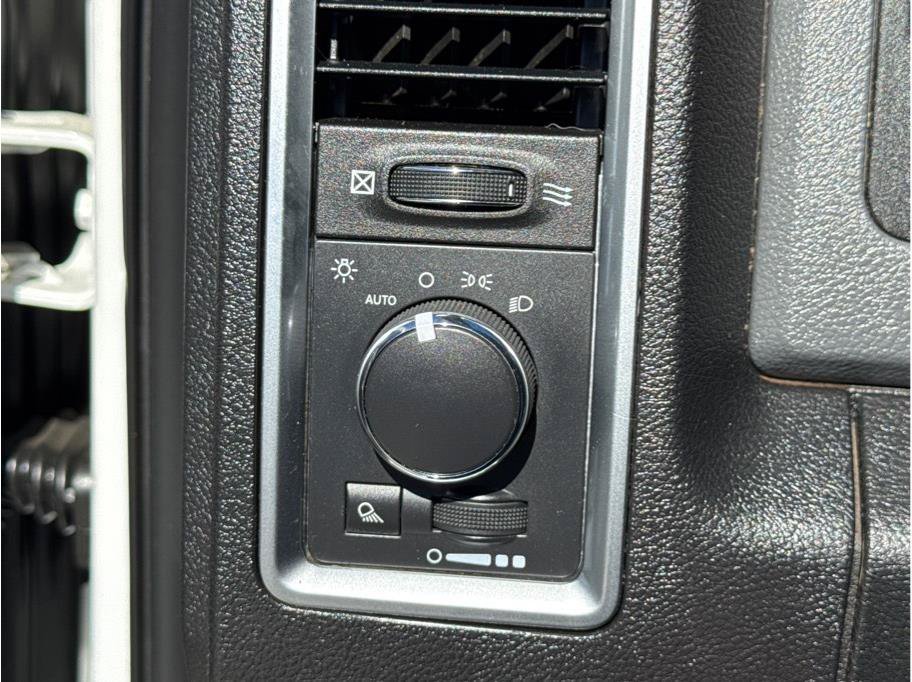 Used 2014 RAM 2500 SLT AWD/4WD image 34