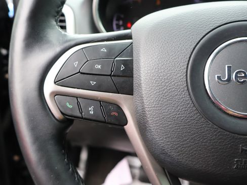 Used 2021 Jeep Grand Cherokee Limited w/ Luxury Group II image 34