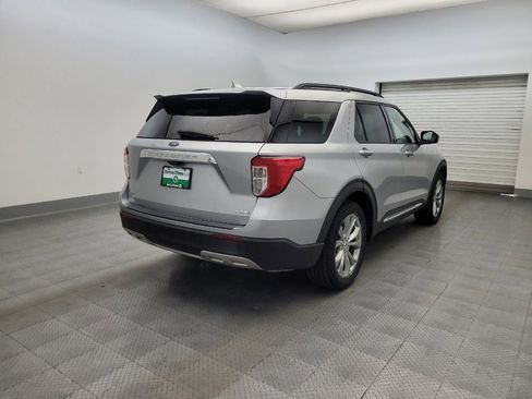 Used 2020 Ford Explorer XLT w/ Equipment Group 202A RWD image 9