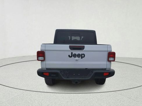 Used 2022 Jeep Gladiator Sport AWD/4WD image 5
