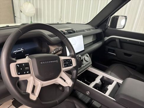 Used 2025 Land Rover Defender 110 S AWD/4WD image 11