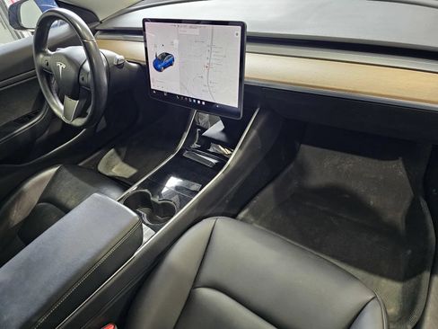 Used 2019 Tesla Model 3 RWD image 5