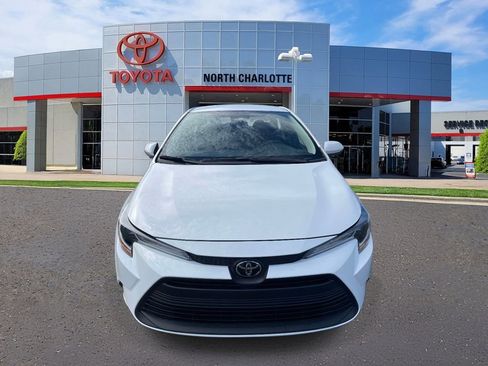Used 2025 Toyota Corolla LE FWD image 4