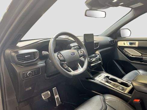 Used 2024 Ford Explorer ST w/ Equipment Group 401A AWD/4WD image 9