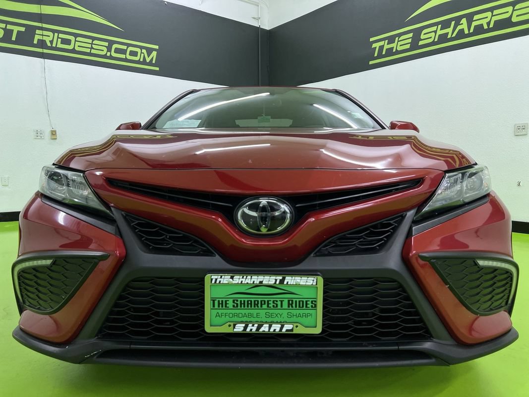 Used 2023 Toyota Camry SE w/ Convenience Package FWD image 3