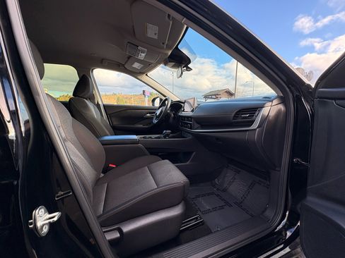 Used 2024 Nissan Rogue SV image 20