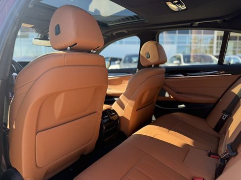 Certified 2023 BMW 530e w/ M Sport Package image 18