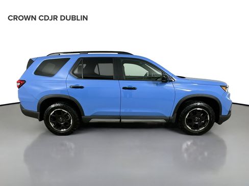 Used 2025 Honda Pilot TrailSport image 5
