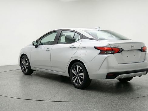 Used 2025 Nissan Versa SV image 6