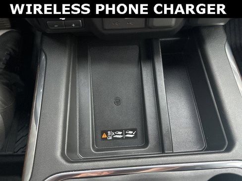 Certified 2022 Chevrolet Silverado 1500 High Country w/ Technology Package image 5