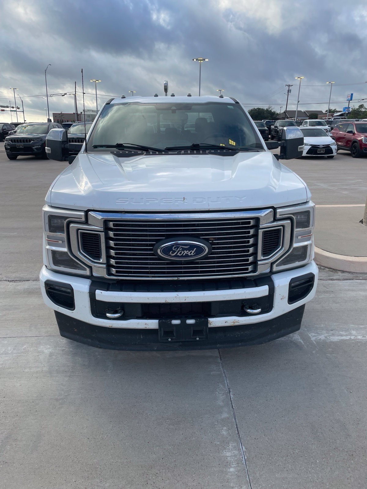 Used 2022 Ford F350 Platinum w/ FX4 Off-Road Package AWD/4WD image 2