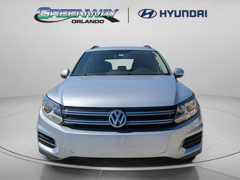Used 2017 Volkswagen Tiguan Limited w/ Premium Package FWD image 3