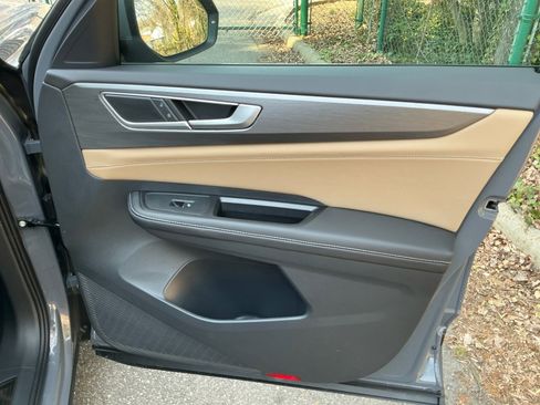 New 2026 Volkswagen Atlas Cross Sport SE image 30