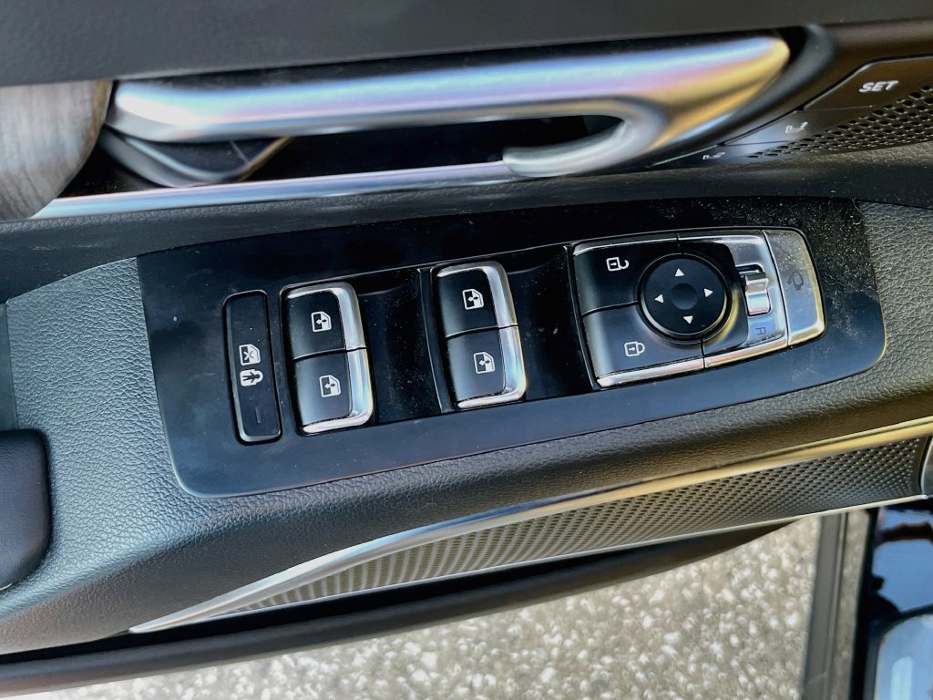 Used 2025 Kia Telluride SX FWD image 18