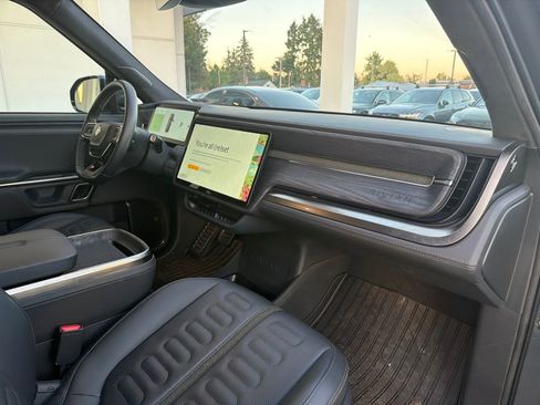 Used 2023 Rivian R1S Adventure AWD/4WD image 12