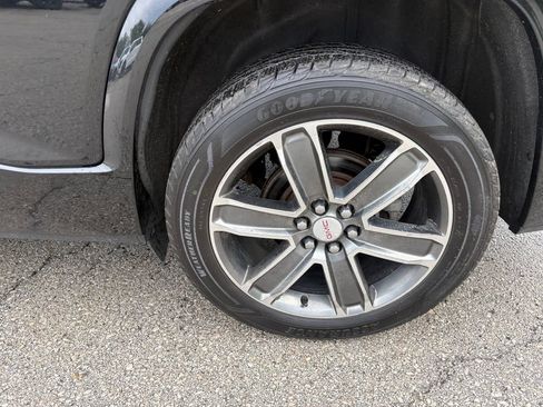 Used 2019 GMC Acadia Denali AWD/4WD image 11