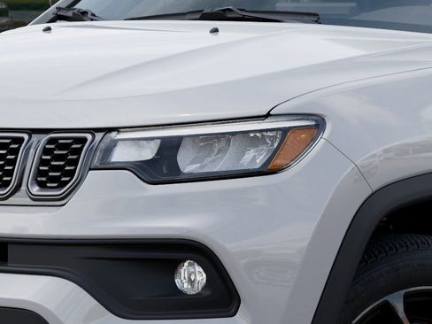 New 2026 Jeep Compass Latitude AWD/4WD image 13