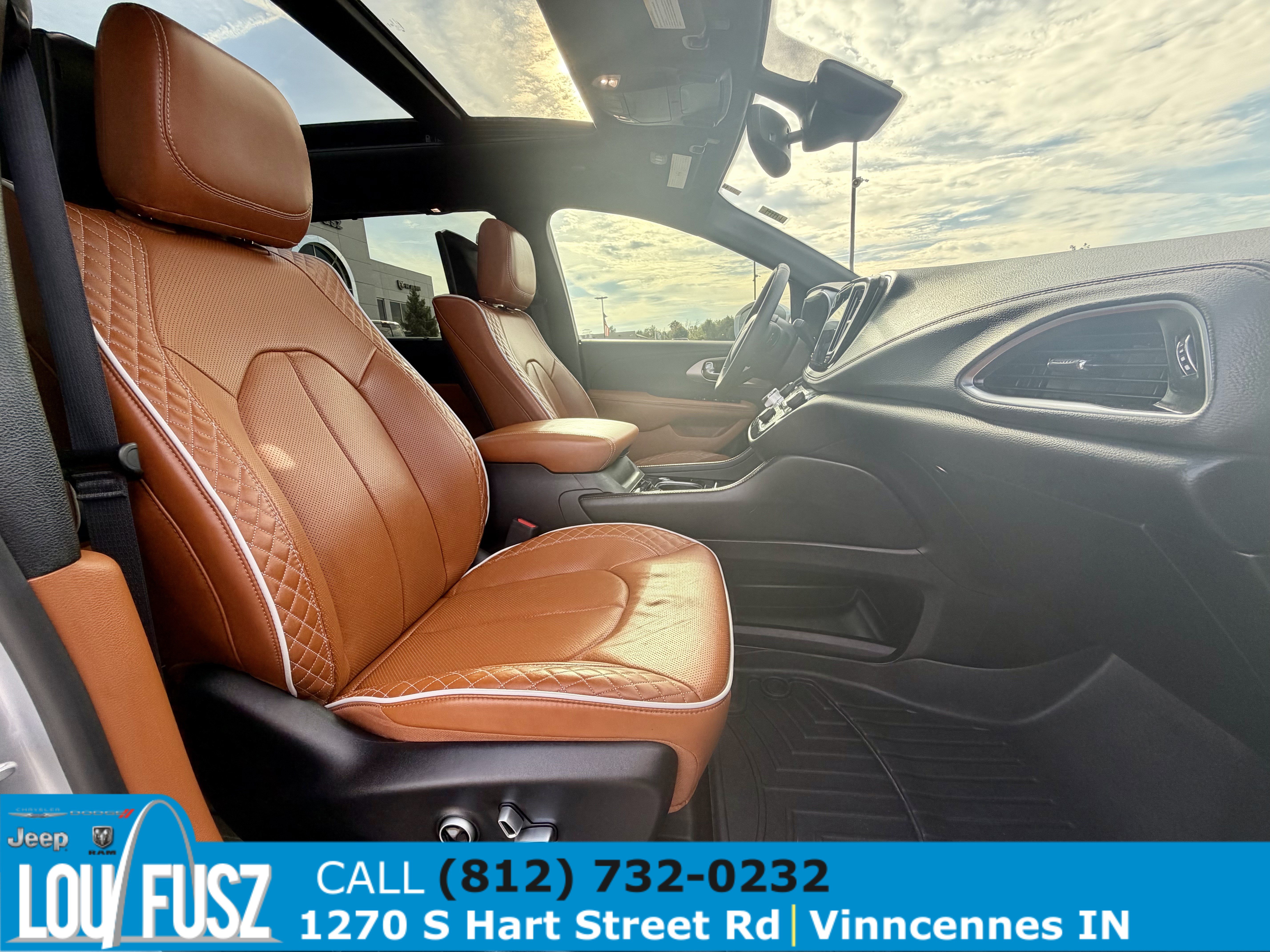 Used 2024 Chrysler Pacifica Pinnacle AWD/4WD image 26