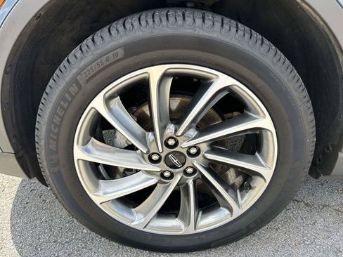 Certified 2023 Lincoln Corsair FWD w/ Equipment Group 101A image 14