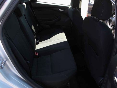 Used 2018 Ford Focus SE image 29