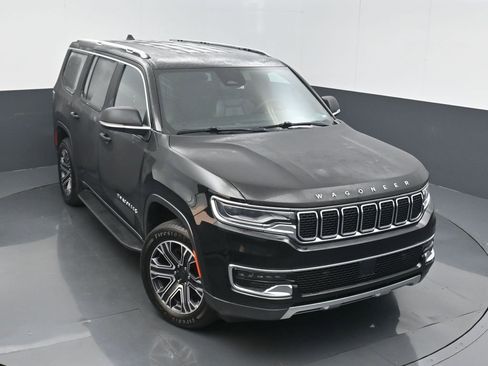 Used 2022 Jeep Wagoneer Series III w/ Flexible Seating Group image 41