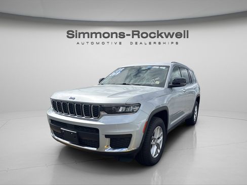 Used 2023 Jeep Grand Cherokee L Laredo w/ MOPAR Finishing Package AWD/4WD image 7