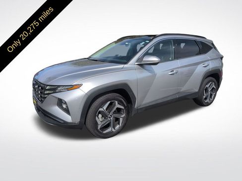 Certified 2022 Hyundai Tucson Limited w/ Cargo Package AWD/4WD image 2