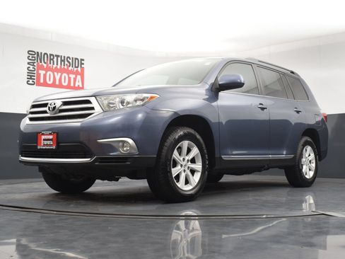 Used 2012 Toyota Highlander FWD w/ Tech Pkg image 35