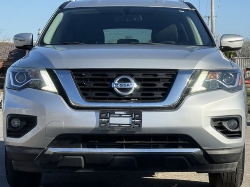 Used 2017 Nissan Pathfinder SV image 9