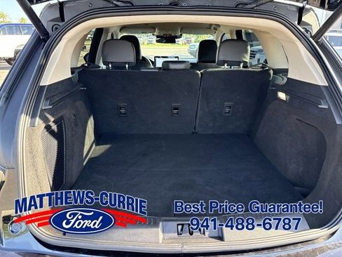 Used 2023 Lincoln Corsair FWD image 12