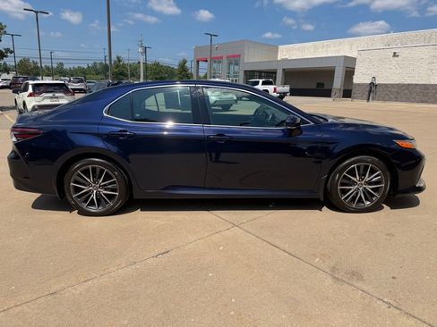 Certified 2022 Toyota Camry XLE w/ Cold Weather Package FWD image 6