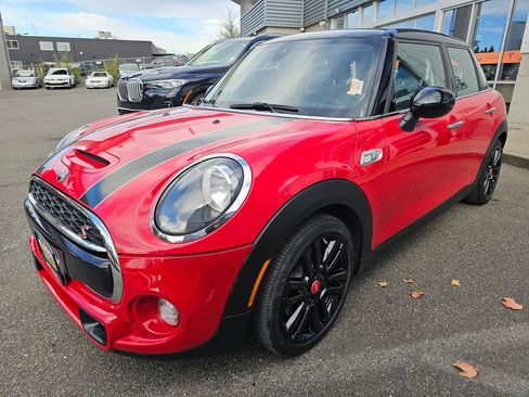Used 2019 MINI Cooper S w/ Signature Upholstery Package FWD image 4