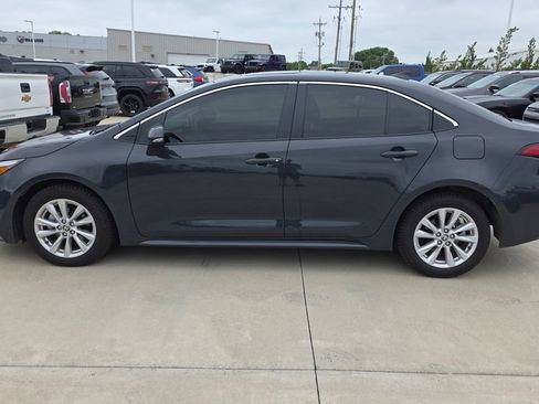 Used 2025 Toyota Corolla XLE FWD image 2