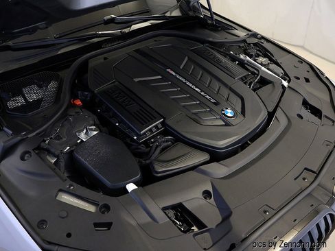 Certified 2022 BMW M760i xDrive w/ Luxury Rear Seating Package image 41