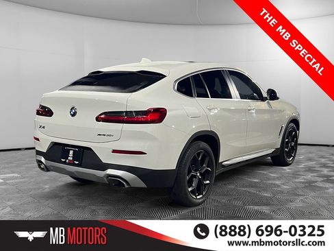 Used 2022 BMW X4 xDrive30i AWD/4WD image 3
