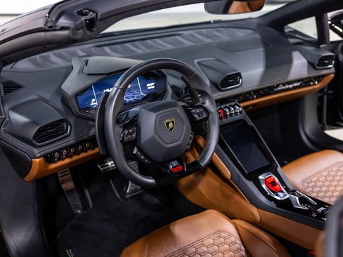 Used 2023 Lamborghini Huracan EVO AWD/4WD image 36
