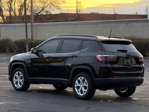 Used 2024 Jeep Compass Latitude w/ Convenience Group image 7