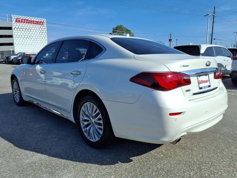 Used 2016 INFINITI Q70 L 3.7 w/ Deluxe Touring Package image 3
