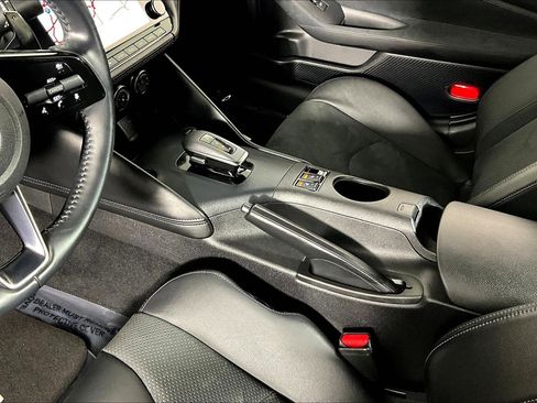 Certified 2024 Nissan Z Performance w/ Floor Mat Package RWD image 17
