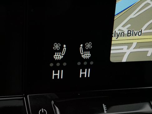 Certified 2025 Volkswagen Atlas Cross Sport SEL Premium R-Line image 30