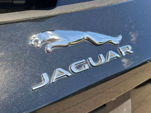 Used 2020 Jaguar F-PACE Prestige AWD/4WD image 12