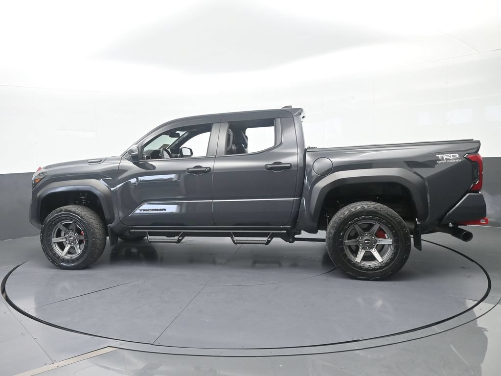 Used 2025 Toyota Tacoma TRD Off-Road w/ TRD Off Road Premium Package AWD/4WD image 3
