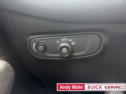 Used 2019 Chevrolet Equinox LT FWD image 33