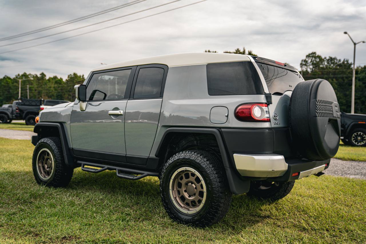 Used 2014 Toyota FJ Cruiser 4WD w/ Convenience Package image 4
