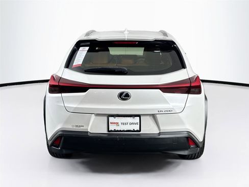 Used 2020 Lexus UX 200 image 10
