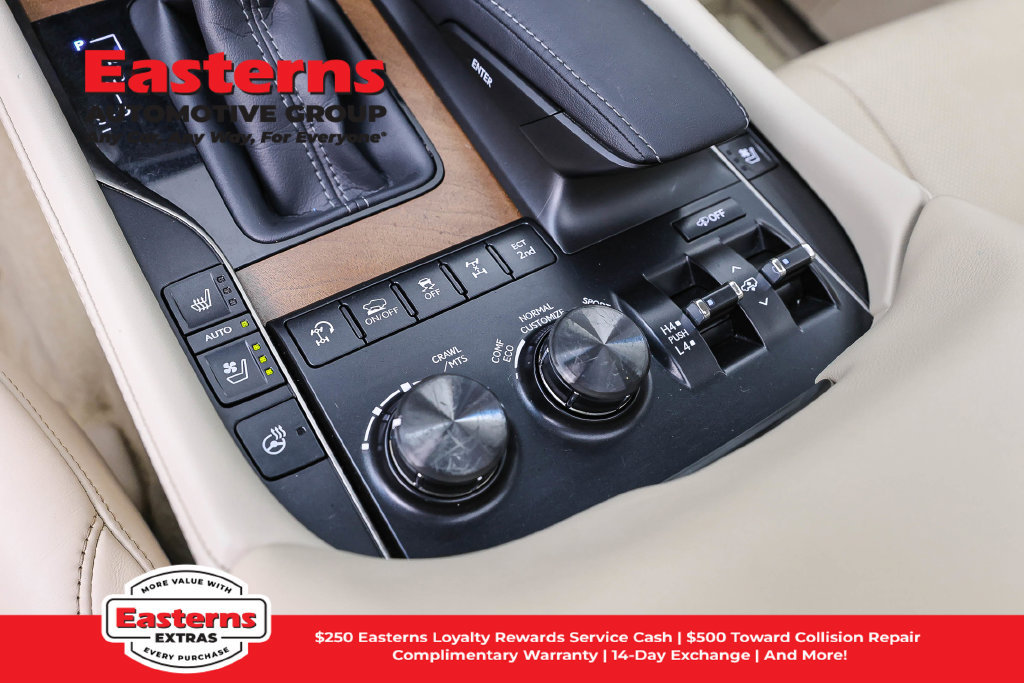 Used 2021 Lexus LX 570 4WD w/ Luxury Package image 22
