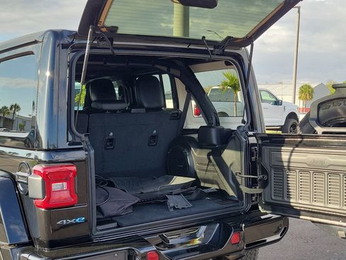 Used 2024 Jeep Wrangler High Altitude AWD/4WD image 15